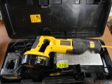 DEWALT 18V DC 385 VARIABLE SPEED RECIPROCATING SAW WITH CHARGER