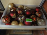 PLASTIC TUB OF CHRISTMAS ORNAMENTS