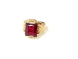 GENT'S 10KT YELLOW GOLD AND RUBY RING,