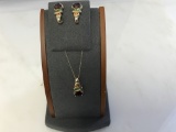 14KT GOLD AND TOURMALINE PENDANT AND MATCHING EARRINGS