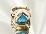 14KT YELLOW GOLD & TOPAZ RING WITH BRILLIANT BLUE TRI-CUT TOPAZ