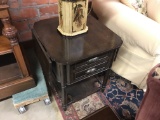 OAK DROP LEAF SIDE TABLE