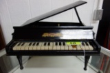 OURTET TOY GRAND PIANO