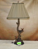 TABLE LAMP WITH CARDINALS ON A BRANCH