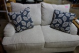 ROOMS TO GO SMALL WHITE TO GREY CHENILLE LOVE SEAT