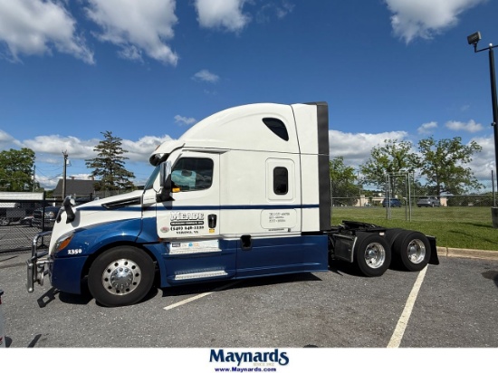 2023 Freightliner Cascadia 126 Sleeper Truck