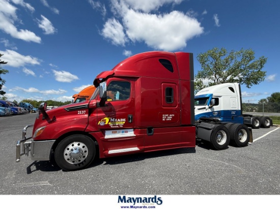 2021 Freightliner Cascadia 126 Sleeper Truck