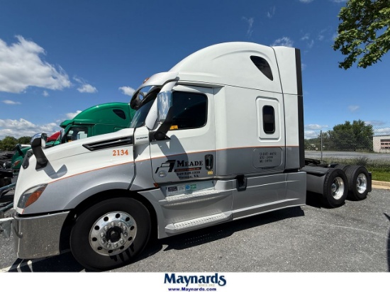 2021 Freightliner Cascadia 126 Sleeper Truck