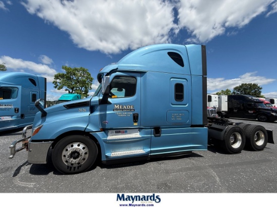 2020 Freightliner Cascadia 126 Sleeper Truck