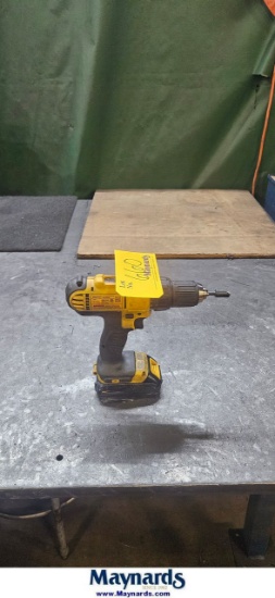 DEWALT DCD771 1/2" CORDLESS DRILL / DRIVER