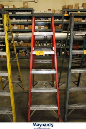 6' LOUISVILLE MODEL FS1506 LADDER