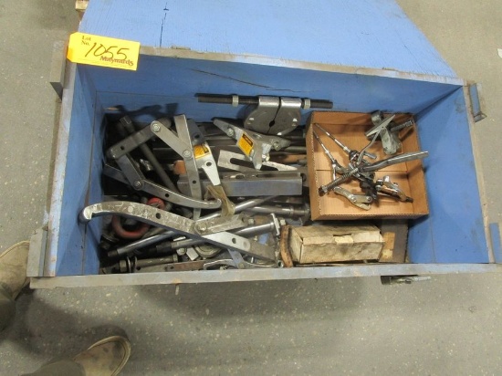 Lot of Gear Pulling Tools with Storage Chest