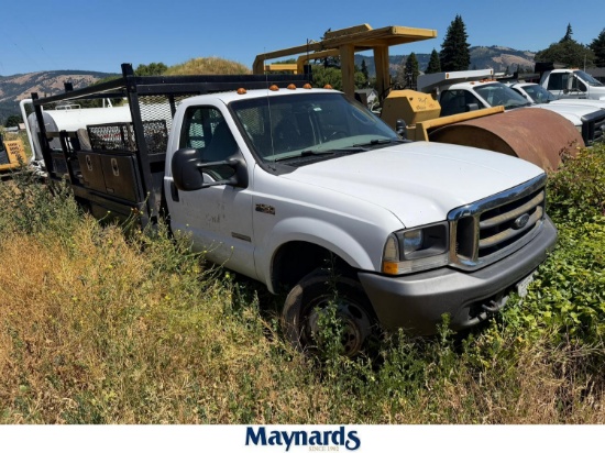 2004 Ford F-450 Flatbed Truck