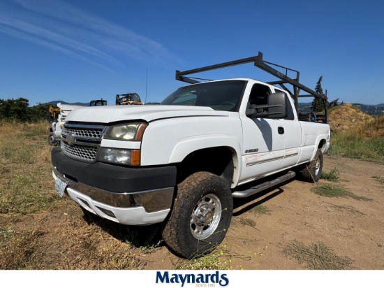 2005 Chevrolet Silverado 2500 Pickup Truck