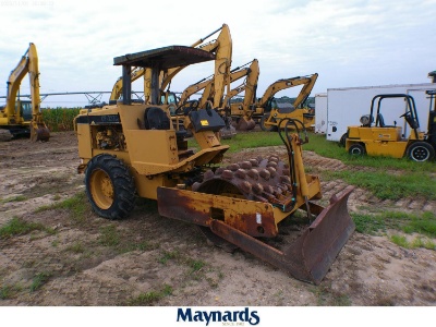 1998 Caterpillar Model CS-323E Roller