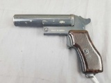 UNMARKED FLARE GUN