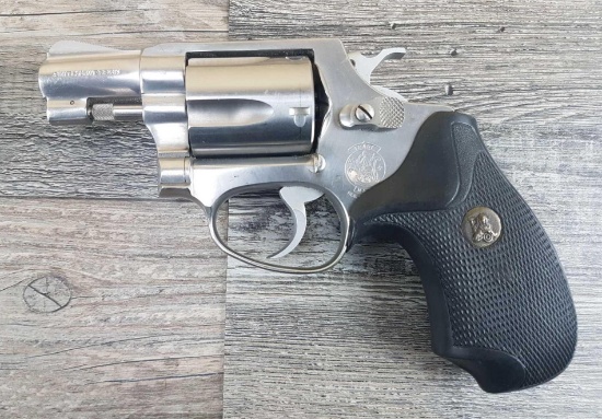 SMITH & WESSON MODEL 60