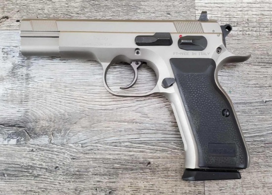 EUROPEAN AMERICAN ARMORY MODEL WITNESS