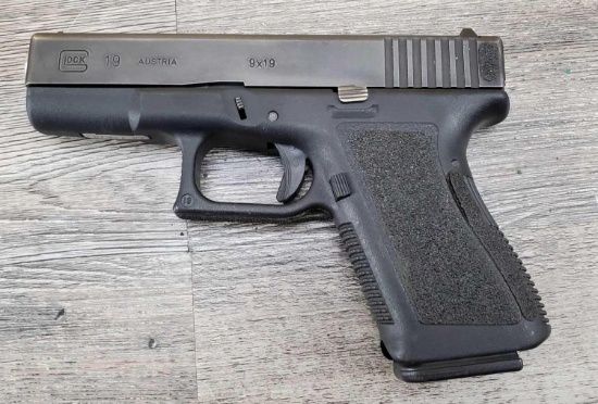 GLOCK MODEL 19