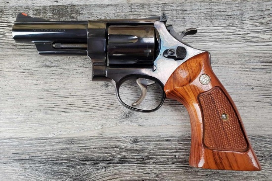 SMITH & WESSON MODEL 57