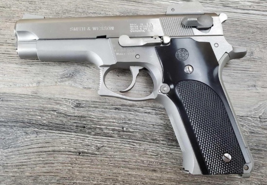 SMITH & WESSON MODEL 659