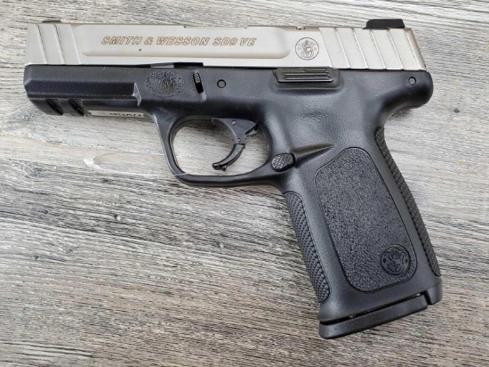 SMITH & WESSON MODEL SD9VE