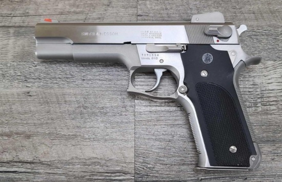SMITH & WESSON MODEL 645