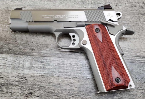 COLT MODEL COMMANDER