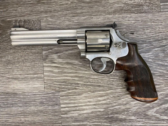 SMITH & WESSON 686-1 .357 REVOLVER