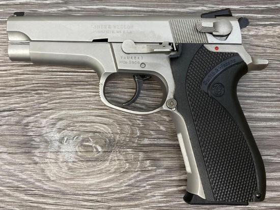 SMITH & WESSON 5906 9MM SEMI AUTO PISTOL