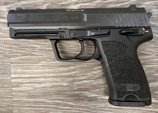 HECKLER & KOCH USP .40 SEMI-AUTOMATIC PISTOL