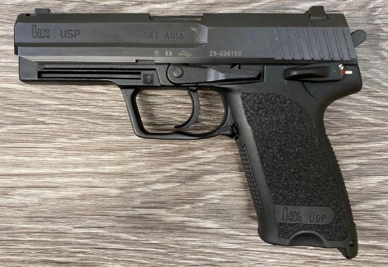 HECKLER & KOCH USP .45 SEMI-AUTOMATIC PISTOL