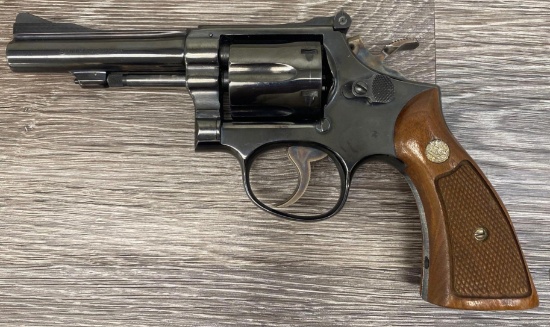 SMITH & WESSON 15-3 .38 SPL REVOLVER