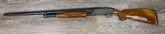 WINCHESTER MODEL 12 12 GAUGE PUMP ACTION SHOTGUN