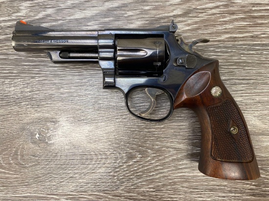 SMITH & WESSON MODEL 19-2 DA REVOLVER .357 MAGNUM CAL