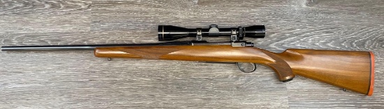 RUGER M77 .250 SAVAGE CAL BOLT ACTION RIFLE W/ LEUPOLD SCOPE