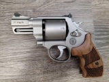 S&W PERFORMANCE CENTER MODEL 627-5 .357 MAGNUM CAL. DA REVOLVER IN PERFORMANCE CENTER CASE W/DOCS.