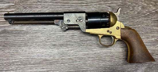 ITALIAN MADE FOR NAVY ARMS BLACK POWDER PERCUSSION REVOLVER IN THE STYLE OF A CIVIL WAR REBEL GUN