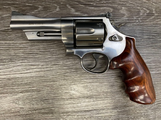 S & W MOD 625-6 STAINLESS DA REVOLVER .45 COLT CAL. HARDWODD GRIPS w ...