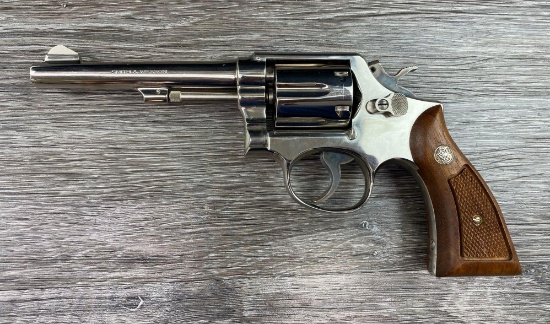 SMITH & WESSON MODEL 10-5 DA NICKELED .38 S&W SPECIAL CAL. REVOLVER