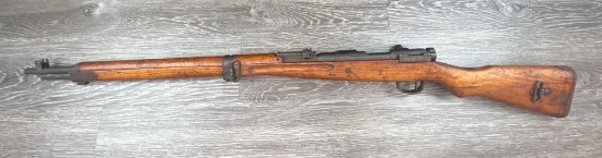 JAPANESE ARISAKA TYPE 99 RIFLE 7.7 CAL. w/ UNGROUND MUM/CHARACTERS