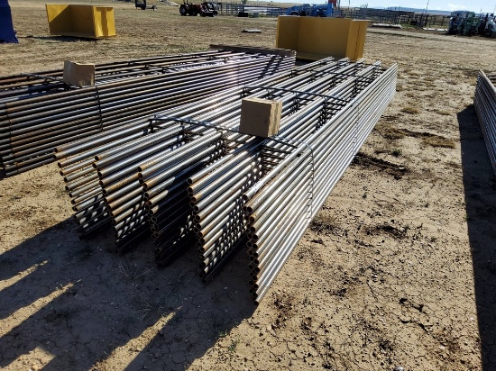 Qty 25 48in X 20ft 5 Bar Continuous fence panels