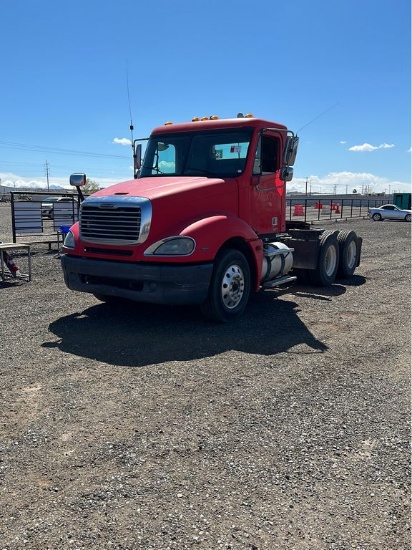 2005 Freightliner Columbia 120 T/A Truck Tractor