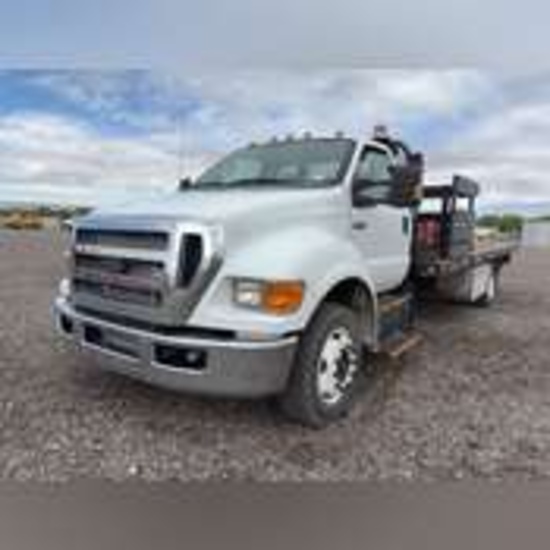 2013 Ford F-650 S/A Rollback Truck