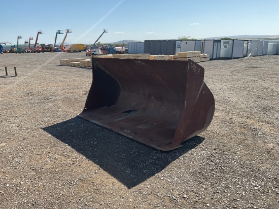 John Deere Q/C 112 in Loader Bucket