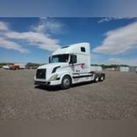 2005 Volvo VNL 6x4 Truck Tractor
