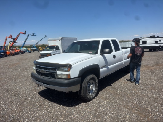2007 Chevrolet 2500 4x4 Pickup Truck