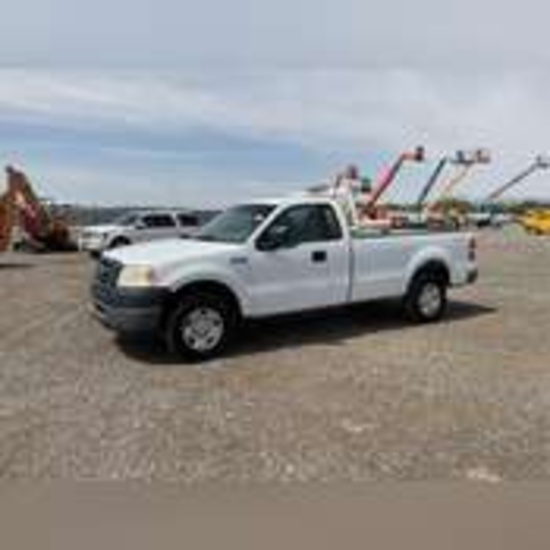 2007 Ford F-150 XL 4X4 Pickup