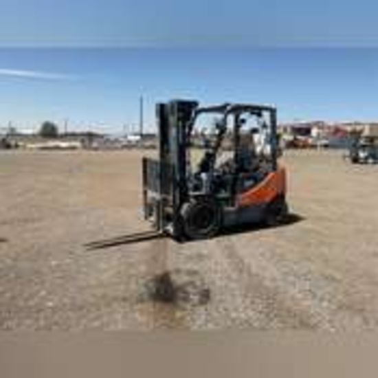 Toyota 625P-5PLU9 5000 lb Forklift
