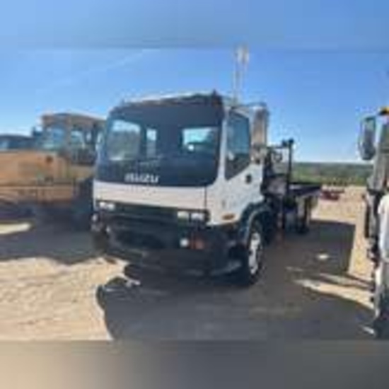 Isuzu NPR Knuckle Boom S/A Flatbed Truck